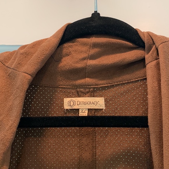 Democracy tasseled faux suede vest polyester and spandex light opening - Picture 4 of 9